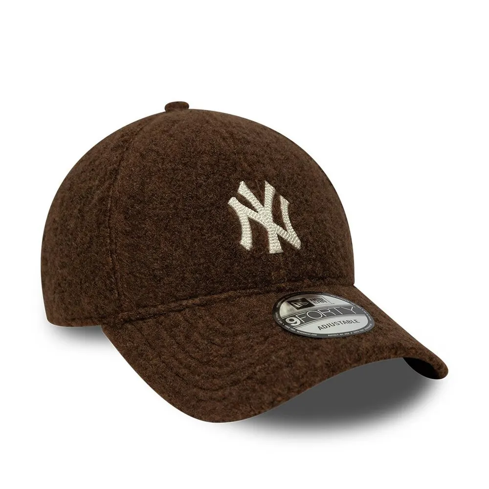 New Era 9FORTY Winter Borg Cap detail 3