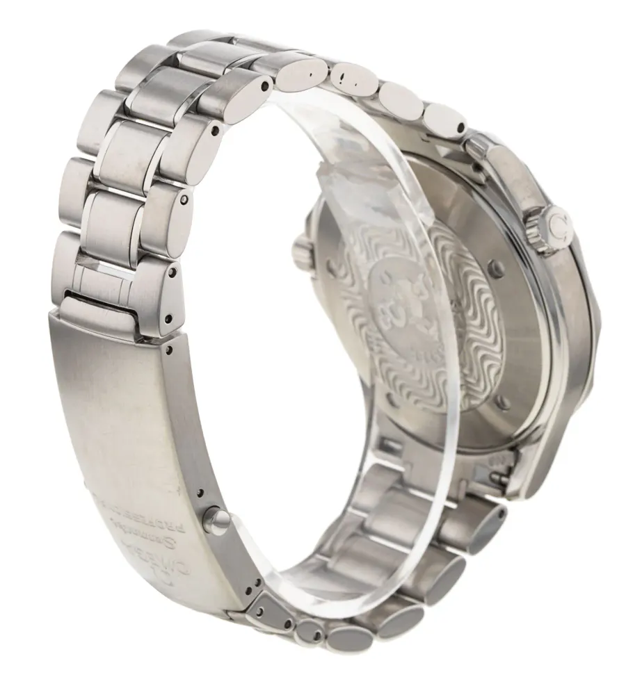 Omega Seamaster 300m 2254.50.00 — 2002 — Very good detail 3