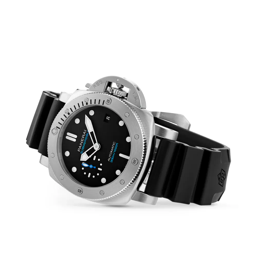 Panerai Submersible 42mm Mens Watch detail 2
