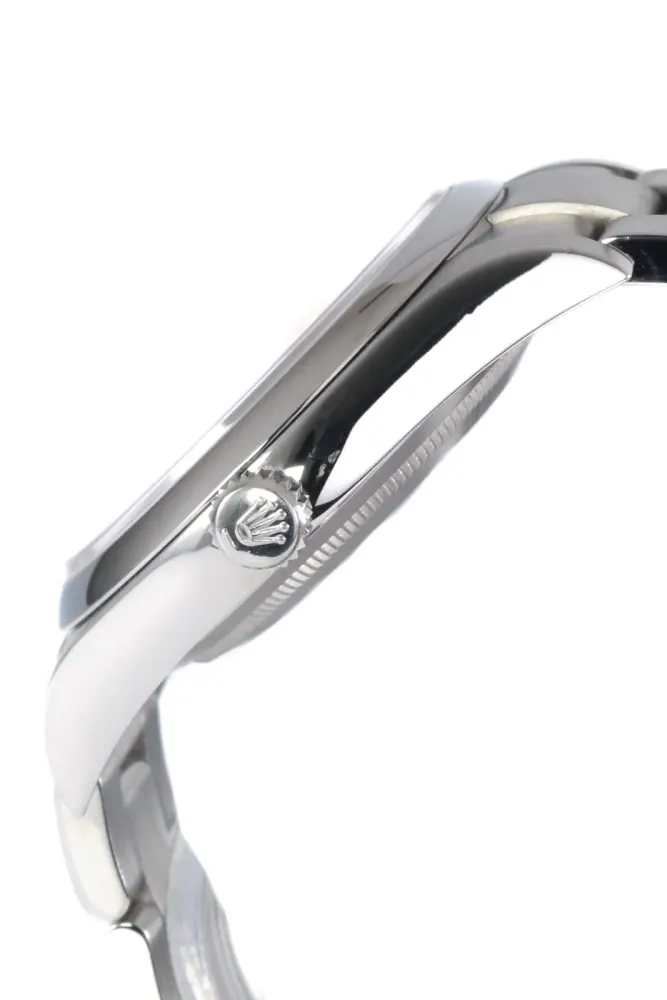 Rolex Oyster Perpetual 114300 — 2019 — Very good detail 2