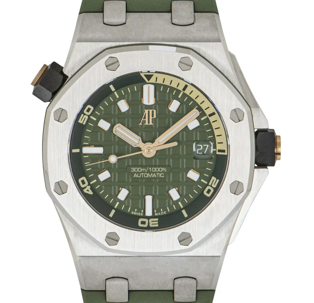 Audemars Piguet Royal Oak Offshore 15720ST.OO.A052CA.01 — 2022 — Excellent in Green, additional product view 2