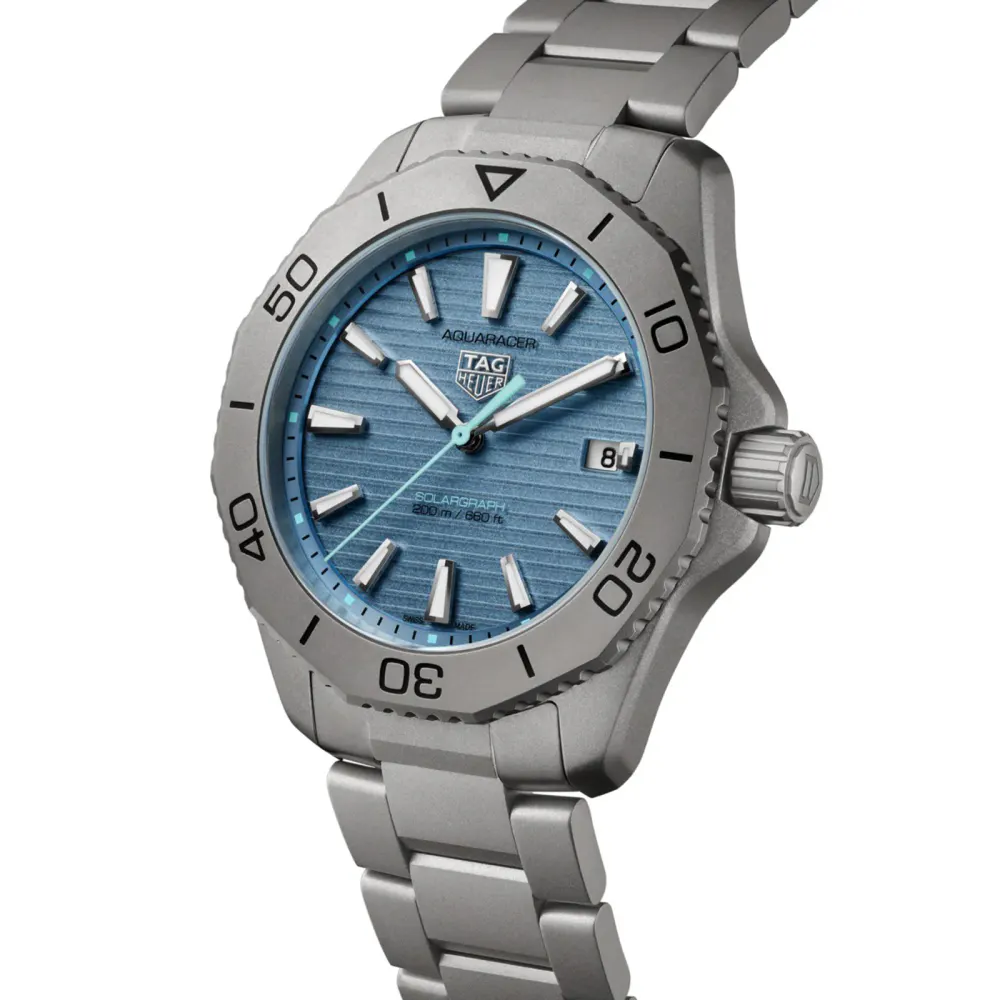 TAG Heuer Aquaracer Professional 200 Solargraph Titanium 40mm Mens Watch Blue detail 2