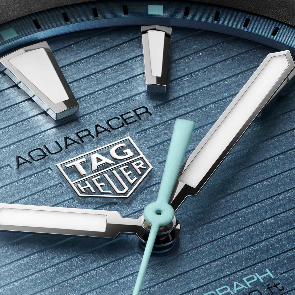 TAG Heuer Aquaracer Professional 200 Solargraph Titanium 40mm Mens Watch Blue detail 3
