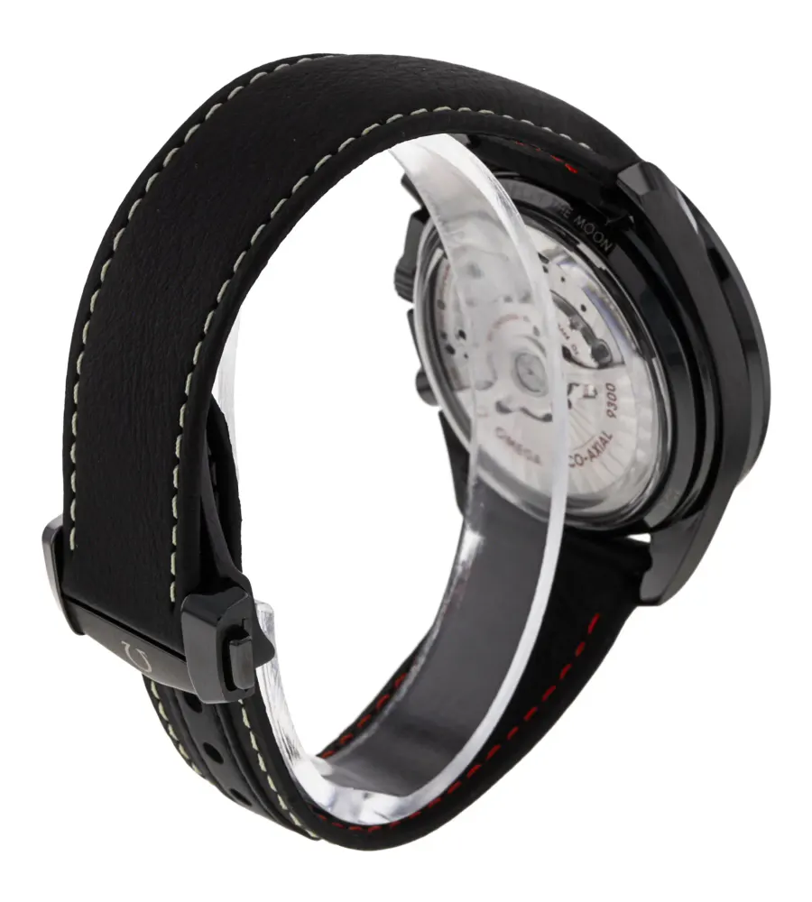 Omega Speedmaster Dark Side of the Moon 311.92.44.51.01.004 — 2021 — Excellent detail 3