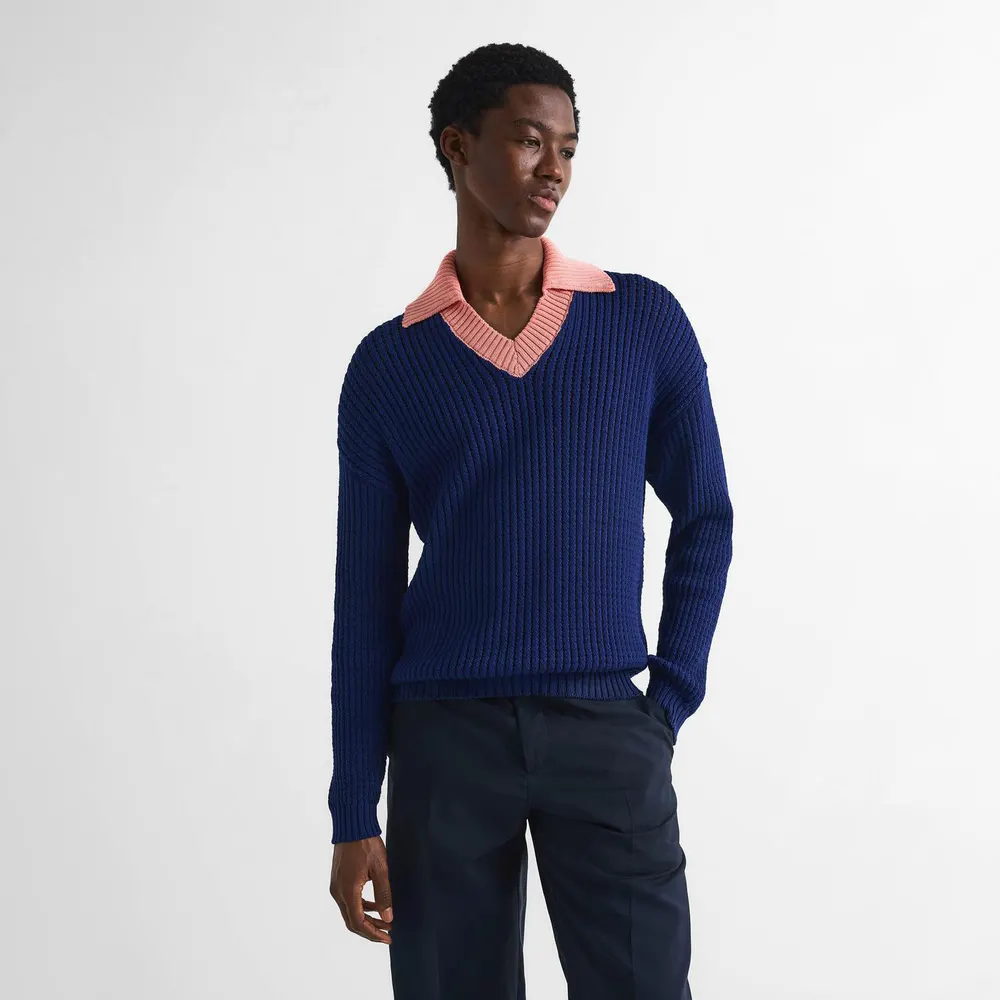 Fendi Men's V-Neck Jumper detail 3