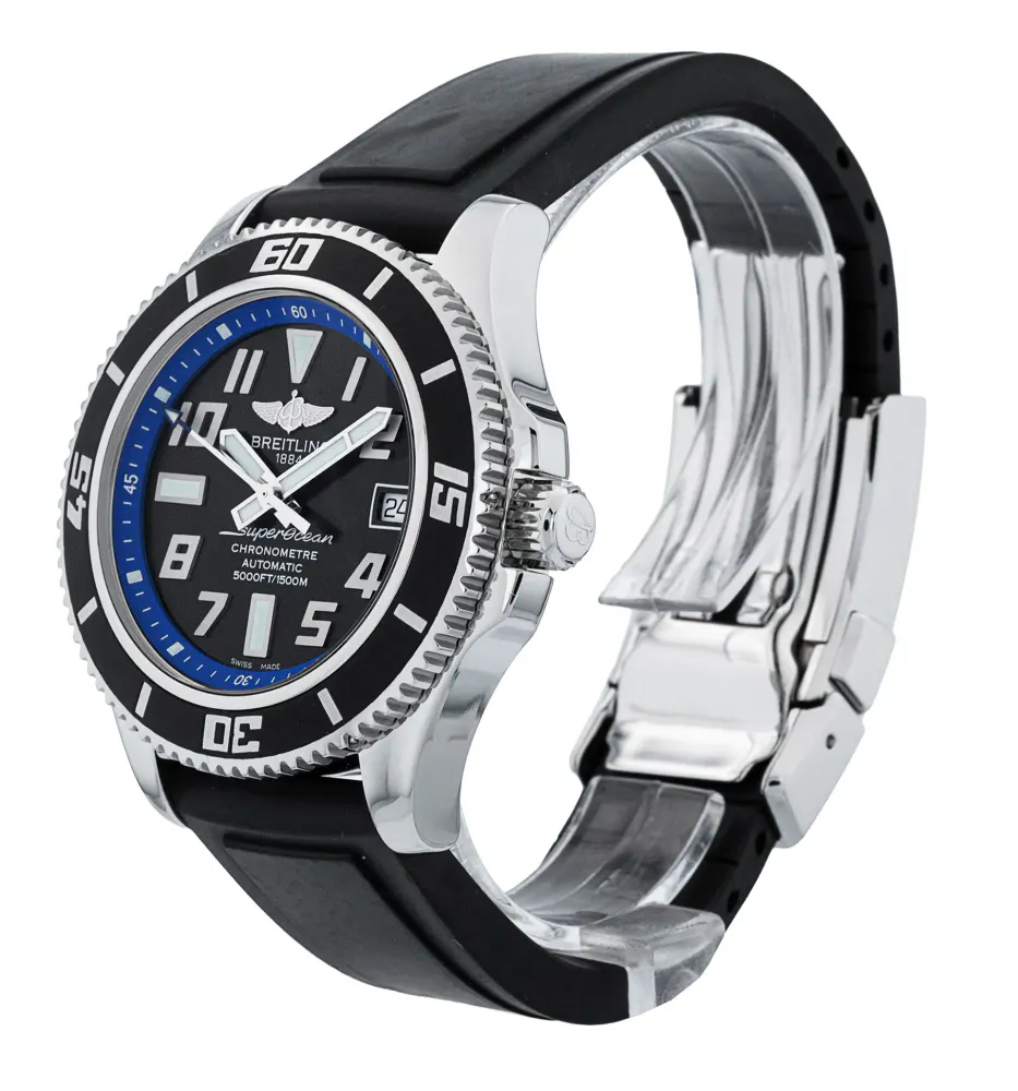 Breitling SuperOcean II A17364 — 2011 — Excellent detail 2