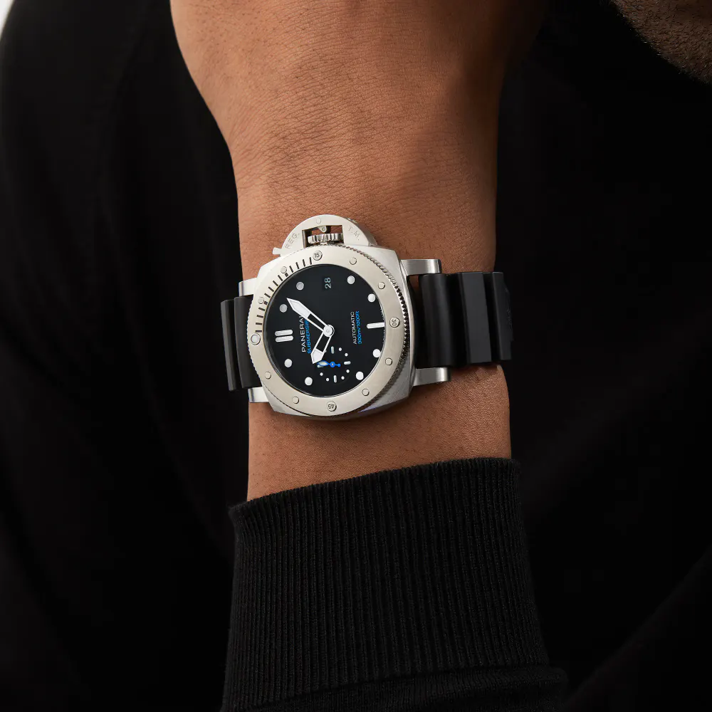 Panerai Submersible 42mm in Black, additional product view 3