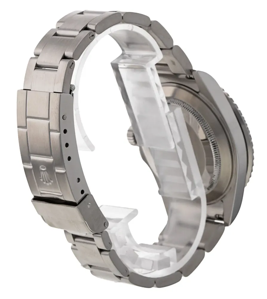 Rolex Submariner 16610 — 2002 — Excellent detail 3
