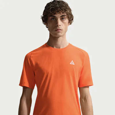 Nike ACG Solar Chase Men's Dri-FIT ADV Trail-Running Top - Safety Orange/Safety Orange/Summit White