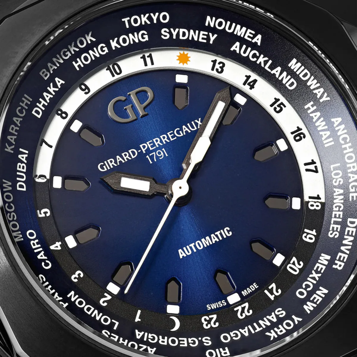Girard Perregaux Laureato Absolute WW.TC in Blue, additional product view 3