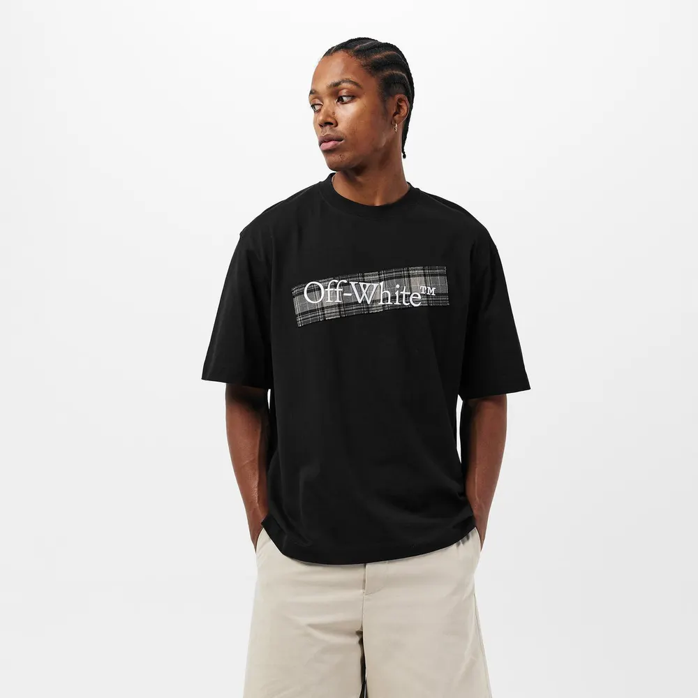 Off White Men's Textured T-Shirt in Black, additional product view 3