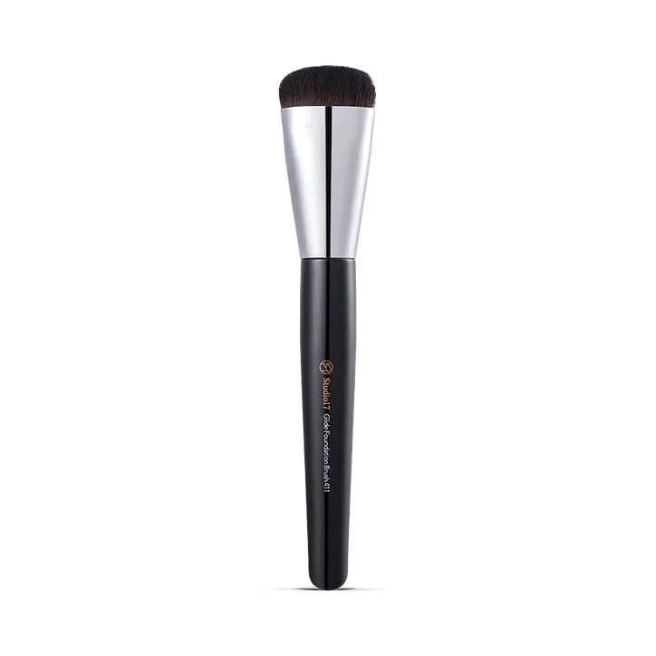 STUDIO17 Glide Foundation Brush 411