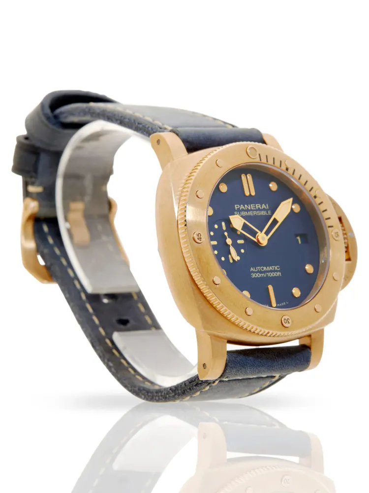 Panerai Submersible PAM01074 — 2025 — Excellent in Blue, additional product view 3