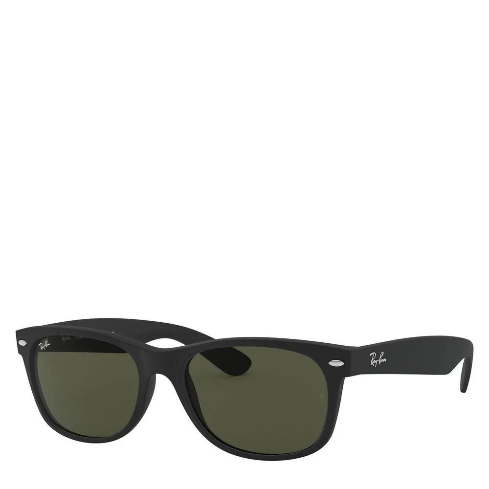 Ray-Ban Wayfarer Sunglasses detail 2