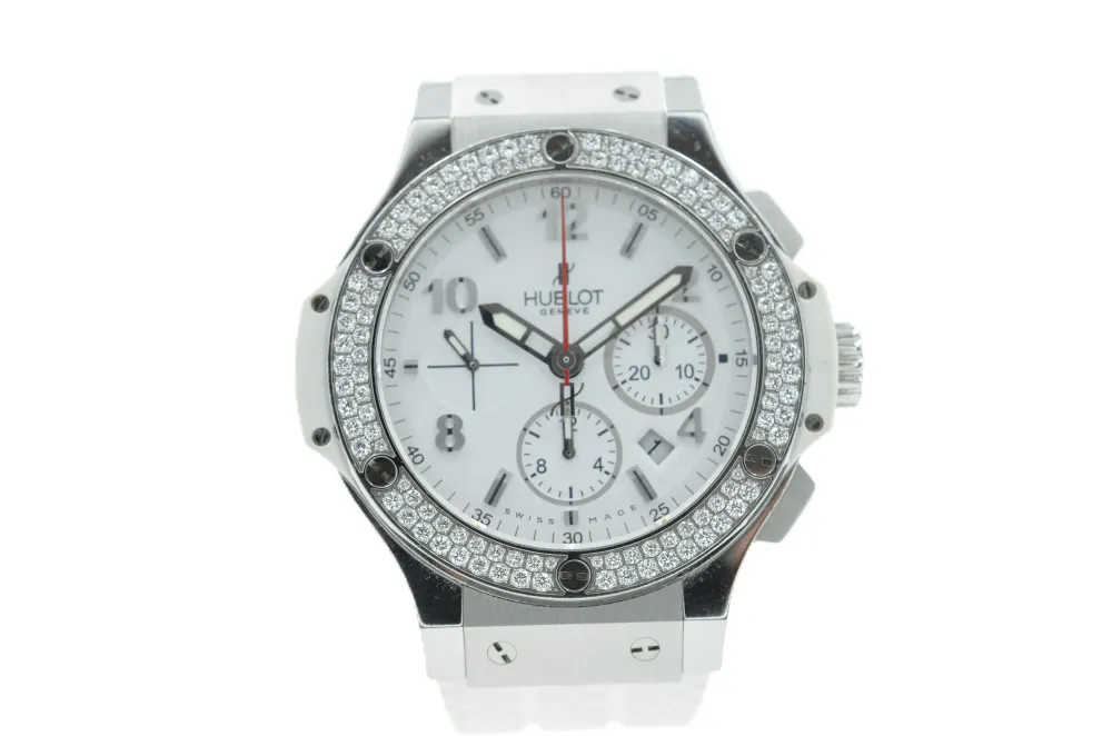 Hublot Big Bang 301.SE.230.RW.114 — 2011 — Very good in White Arabic – Pre-owned watches