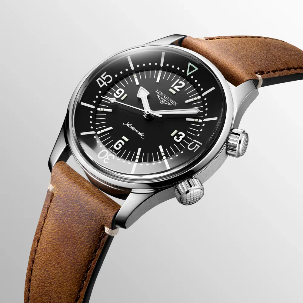 Longines Legend Diver 39mm Mens Watch Black Leather detail 2