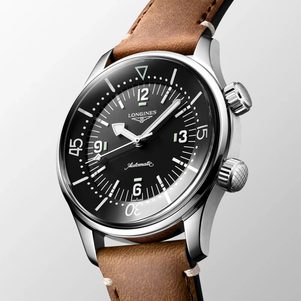 Longines Legend Diver 39mm Mens Watch Black Leather detail 3