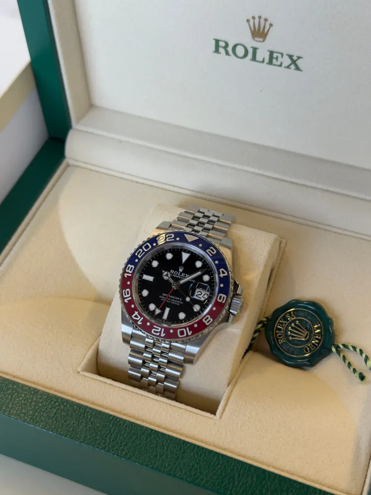 Rolex GMT Master II 126710 BLRO — 2019 — Very good detail 2