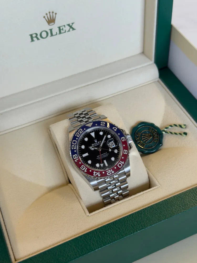 Rolex GMT Master II 126710 BLRO — 2019 — Very good detail 3