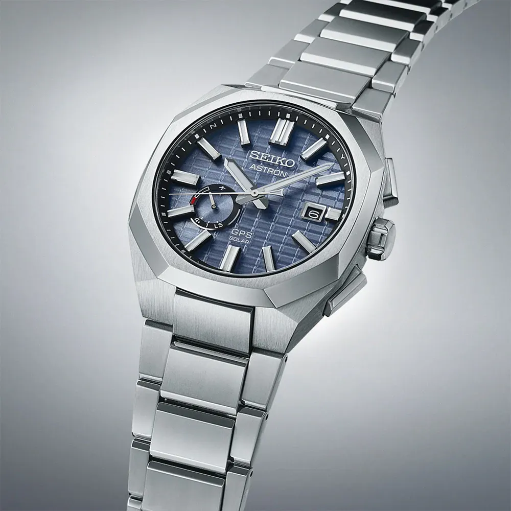 Seiko Astron GPS Solar 41mm Mens Watch Blue detail 3