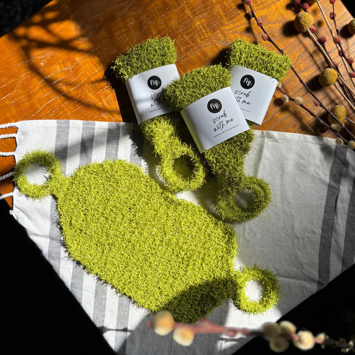 Fig Handwoven Exfoliating Shower & Bath Mitt - Back Scrubber - Orange detail 2