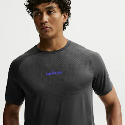 Nike Stride 'Run in Berlin' Men's Dri-FIT ADV Short-Sleeve Running Top - Anthracite