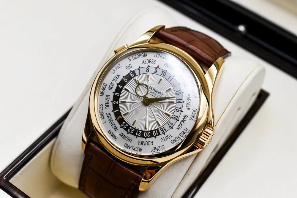 Patek Philippe World Time 5130J-001 — 2015 — Excellent in Silver Baton, additional product view 2