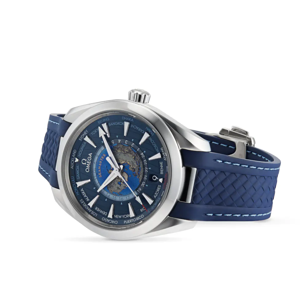 Omega Aqua Terra 150M CoAxial Master Chronometer GMT Worldtimer 43mm detail 2