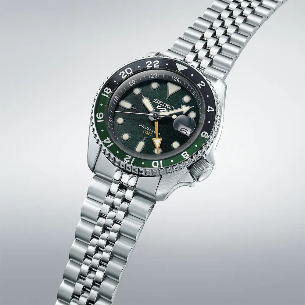 Seiko 5 Sports 5 Sports SKX GMT Bi- Colour 42.5mm Mens Bracelet Watch Green detail 3