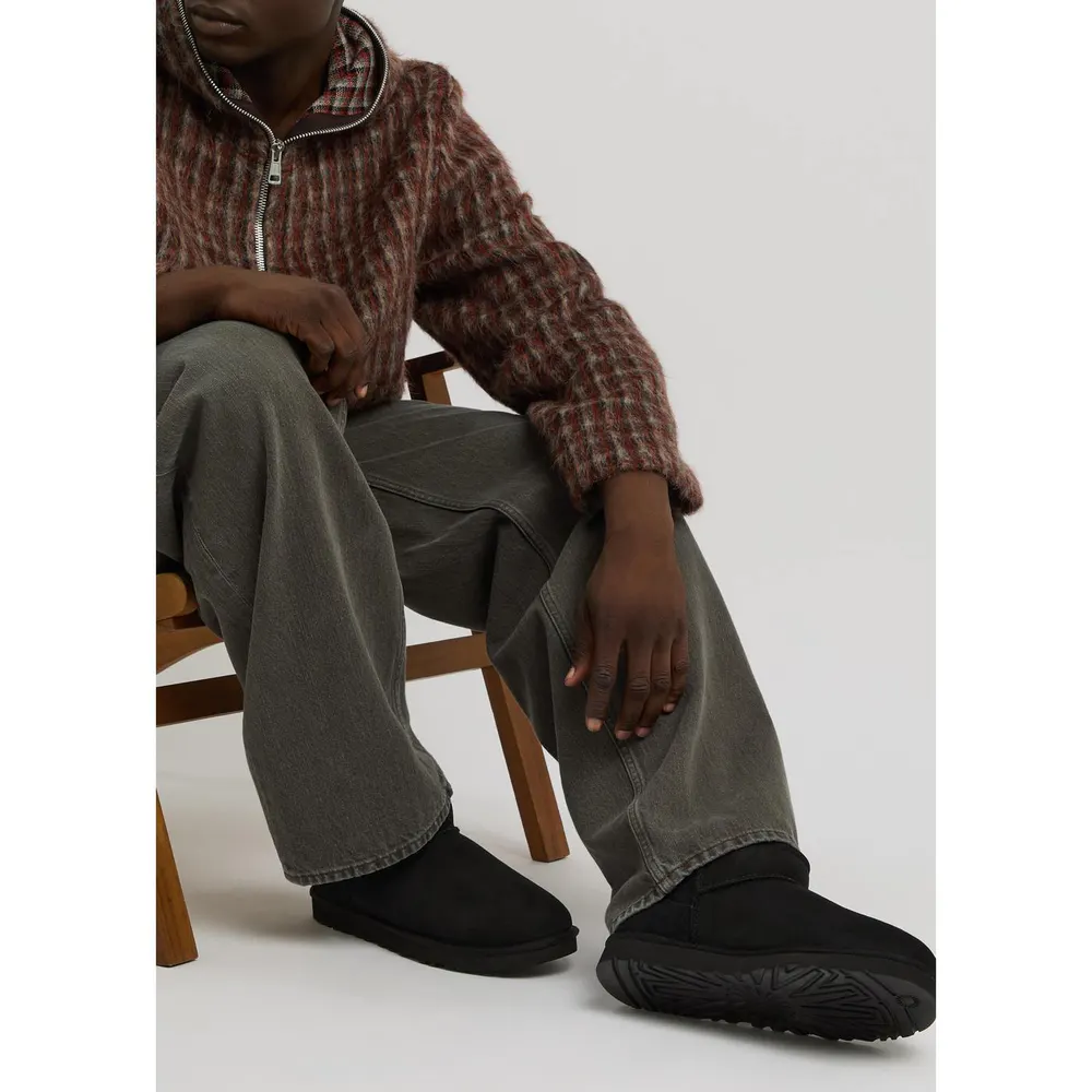 Ugg UGG M CLASSIC ULTRA MINI in Black, additional product view 3