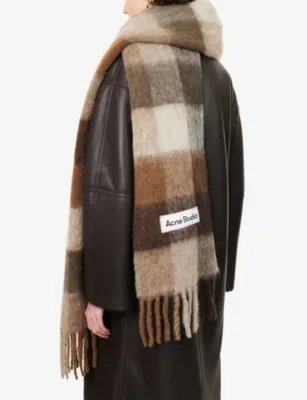 ACNE STUDIOS Checked Fringed Knitted Scarf detail 2