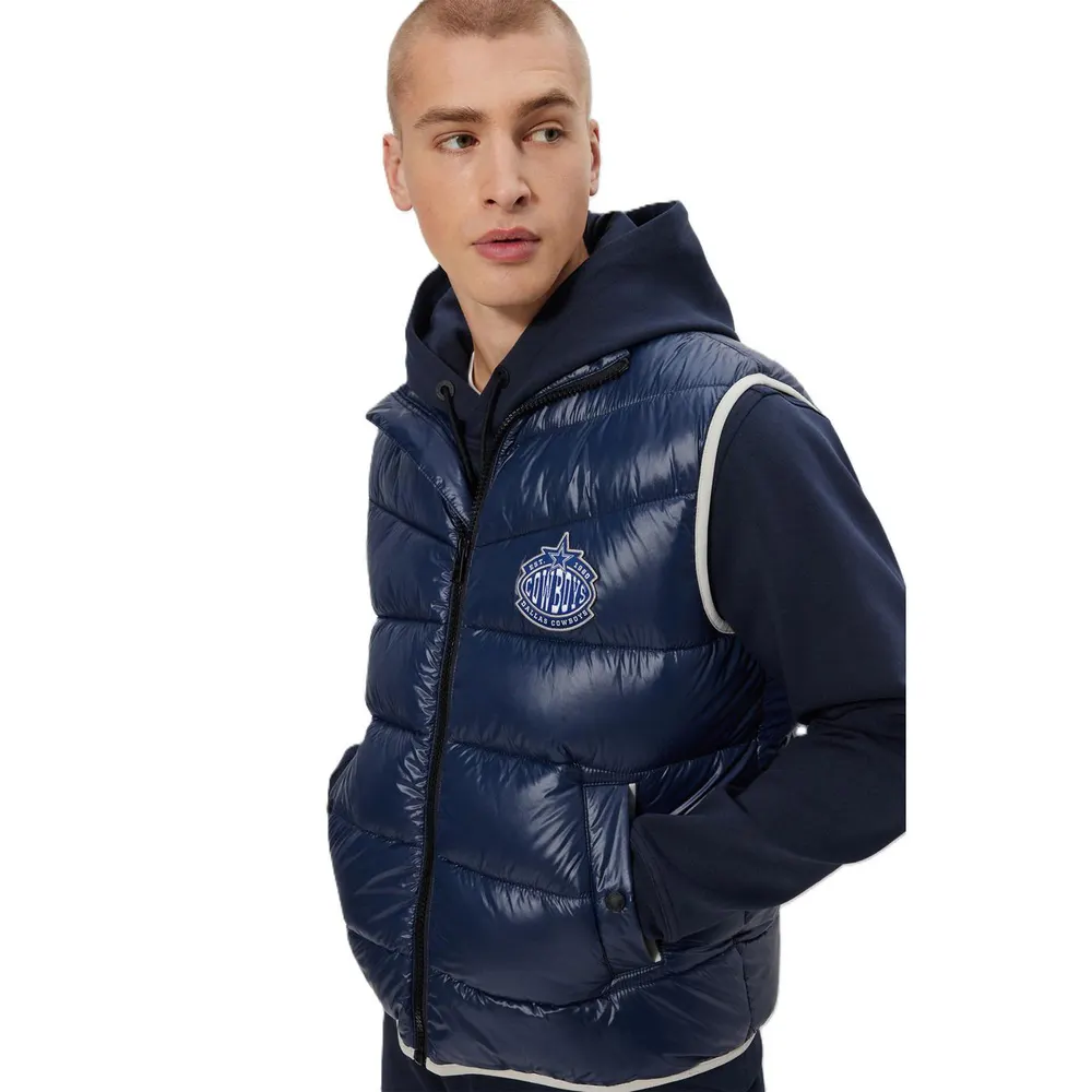 Boss Men's Corner NFL Puffer Jacket detail 2