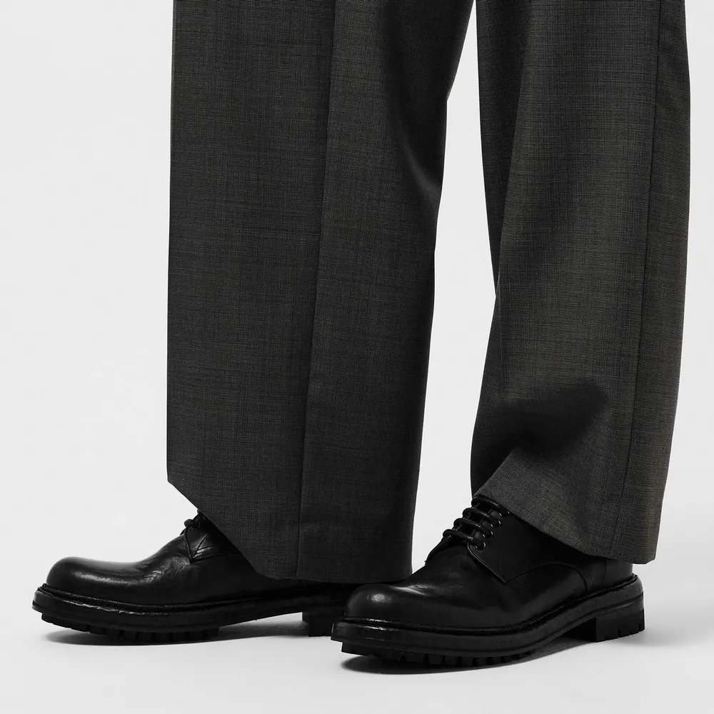 Dolce and Gabbana Men's Lace-Up Derby Shoes detail 3