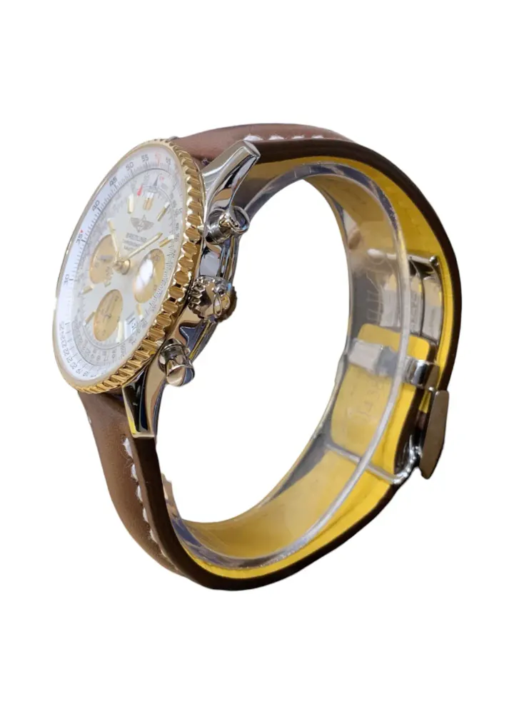 Breitling Navitimer D23322 — 2007 — Excellent detail 2
