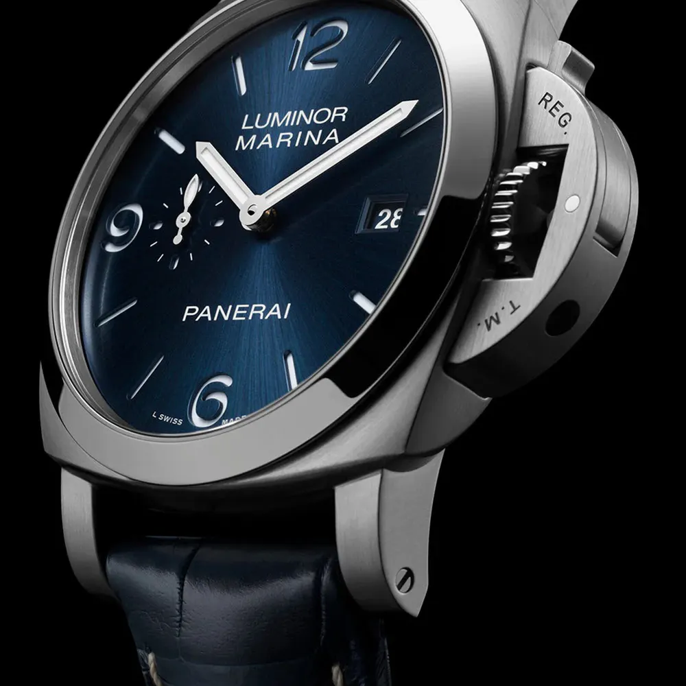 Panerai Luminor Marina 44mm Mens Watch- Interchangeable Strap detail 3
