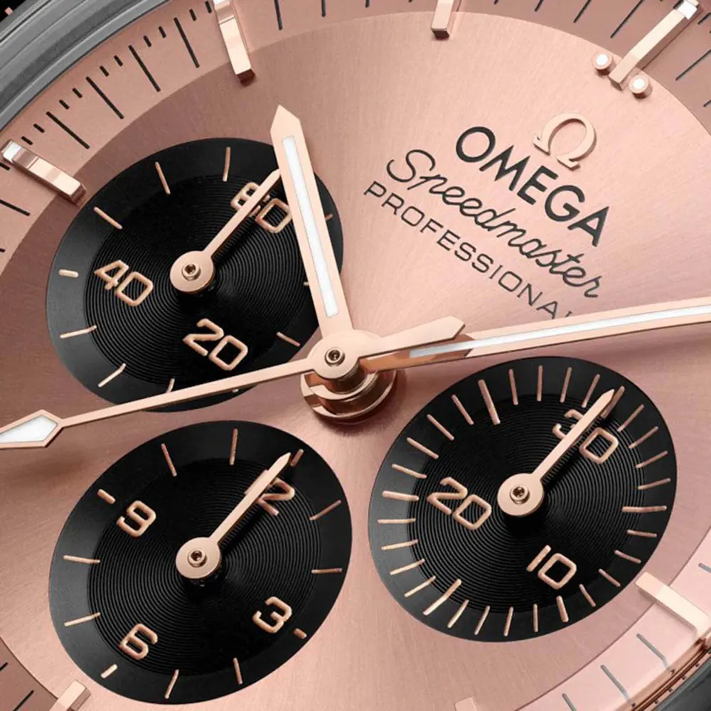 Omega Speedmaster Moonwatch Professional 42mm Mens Watch Sedna Gold detail 3