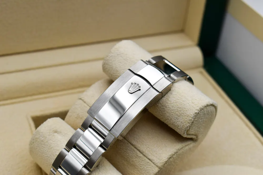 Rolex Datejust 41 126300 — 2024 — Unworn detail 3