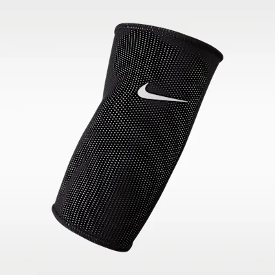 Nike Guard Lock Football Sleeves - Black/White/White in Black/White/White – Nike men's and unisex