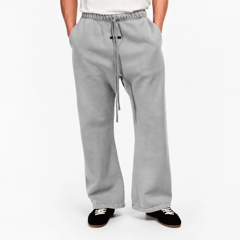 Fear Of God Essentials FGE Logo Swt Pnt Sn62 detail 3