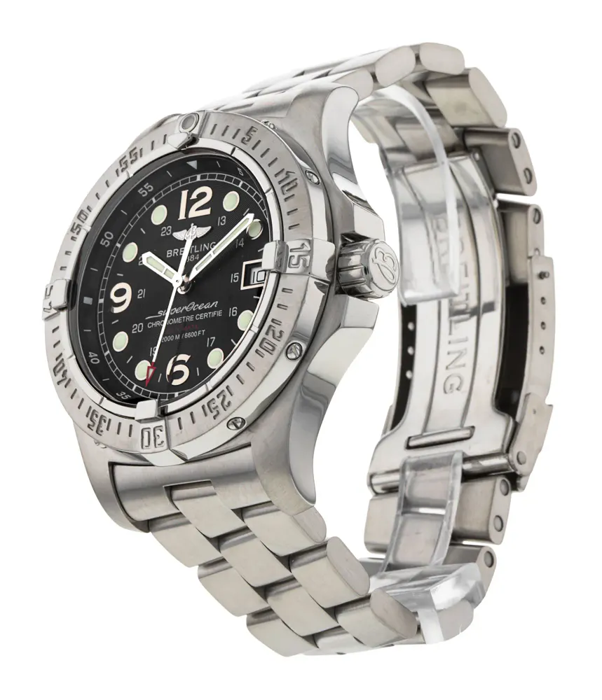 Breitling SuperOcean Steelfish A17390 — 2009 — Excellent detail 2