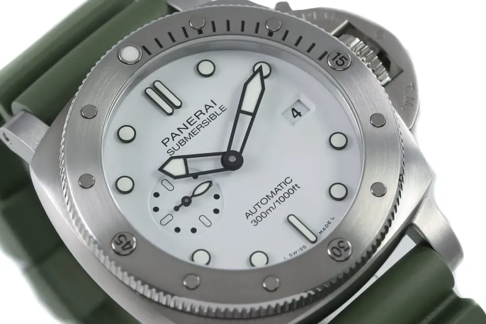 Panerai Submersible QuarantaQuattro PAM01226 — 2024 — Very good in White, additional product view 3