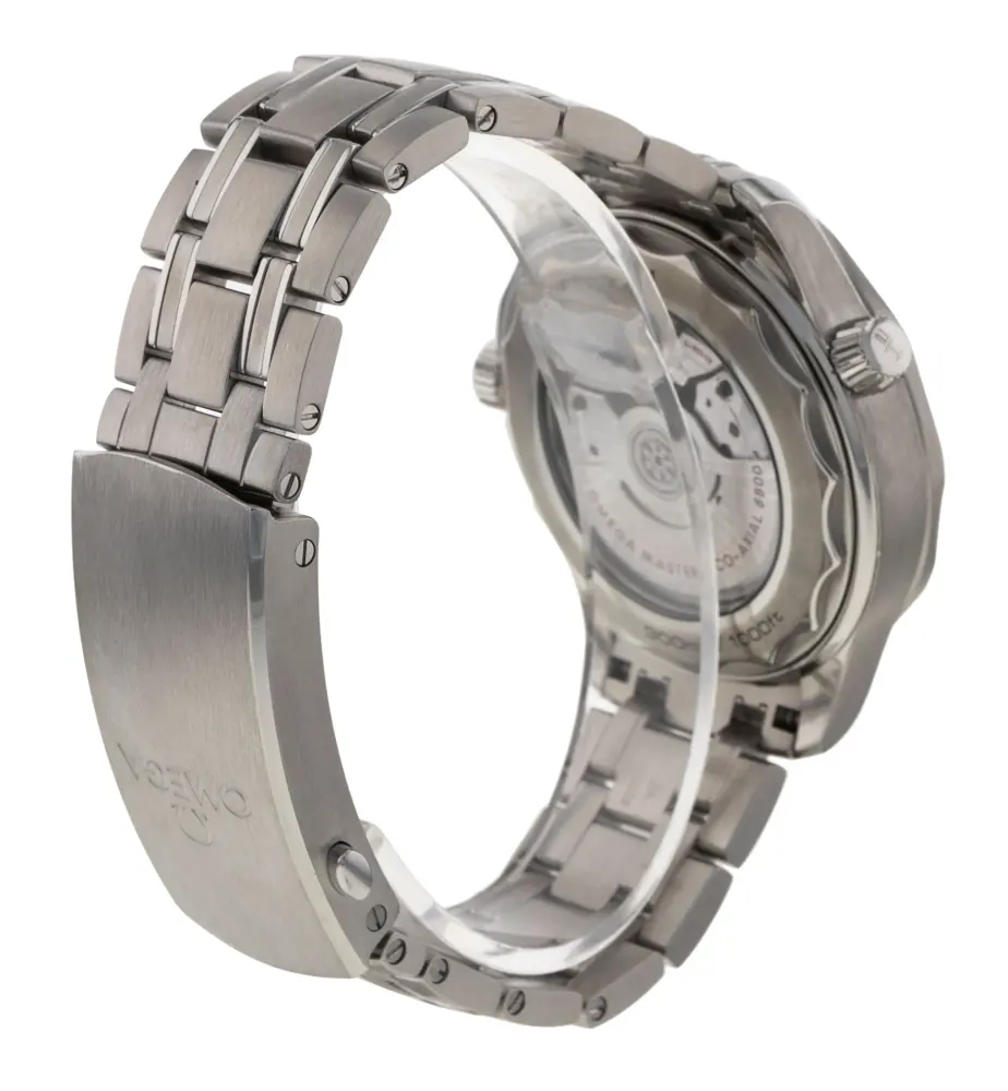 Omega Seamaster Diver 300m 210.30.42.20.03.001 — 2020 — Very good detail 3