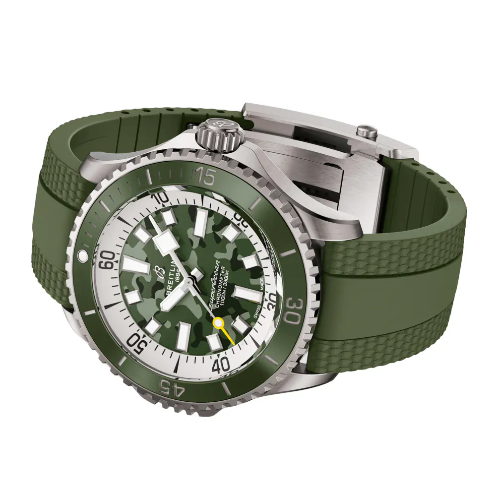 Breitling Superocean Automatic Super Diver 46mm Mens Watch Green Rubber detail 3