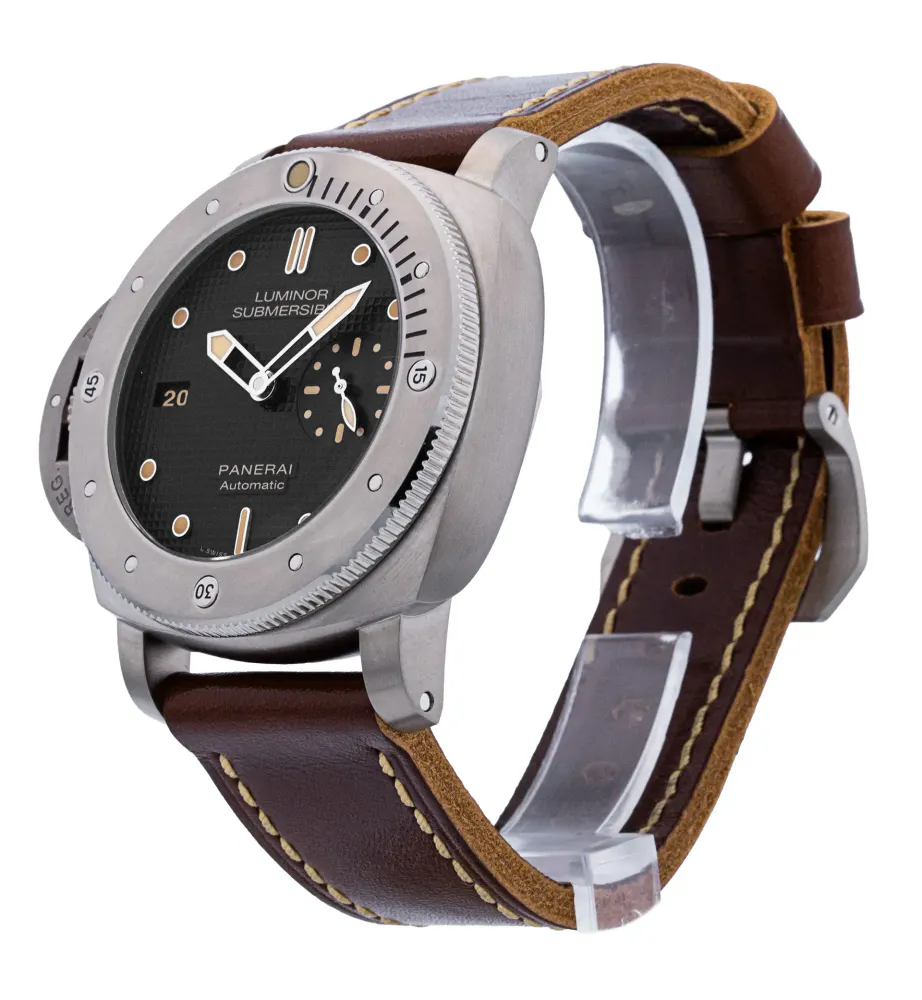Panerai Luminor Submersible PAM00569 — 2014 — Excellent in Black Baton, additional product view 2