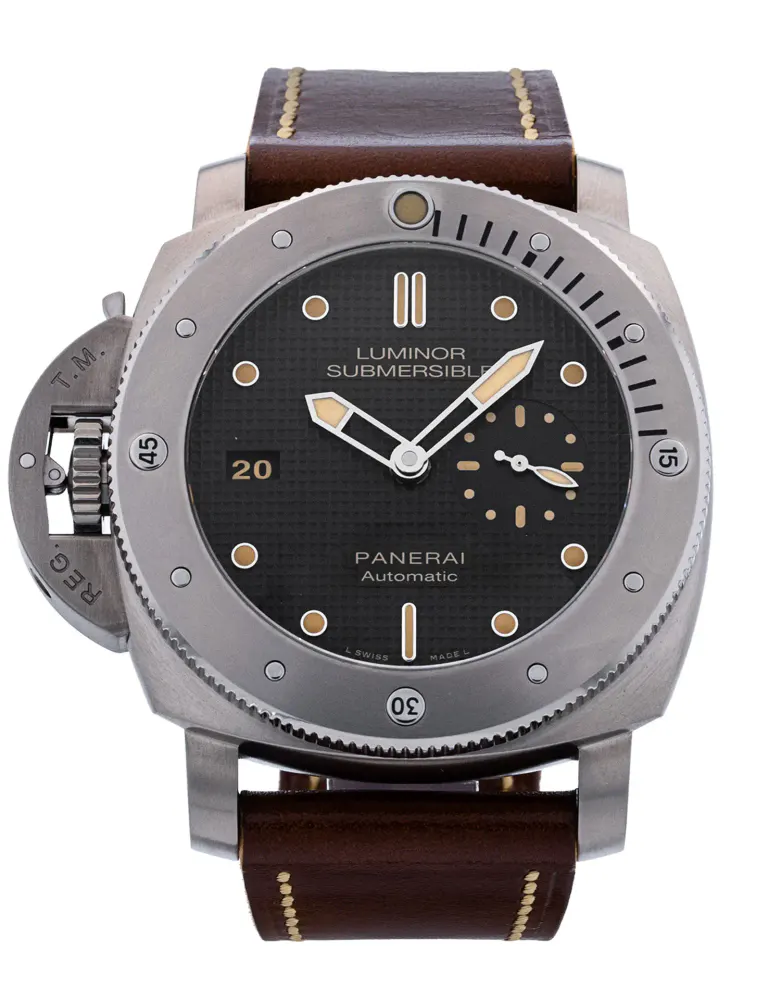 Panerai Luminor Submersible PAM00569 — 2014 — Excellent in Black Baton – Pre-owned watches