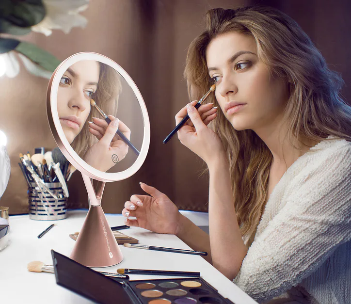 Rio HD Illuminated Makeup Mirror with compact magnifying mirror detail 2
