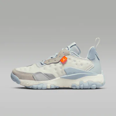Jordan Delta 2 Men's Shoe - Summit White/Aura/Football Grey/Total Orange in Summit White/Aura/Football Grey/Total Orange – Nike men's and unisex