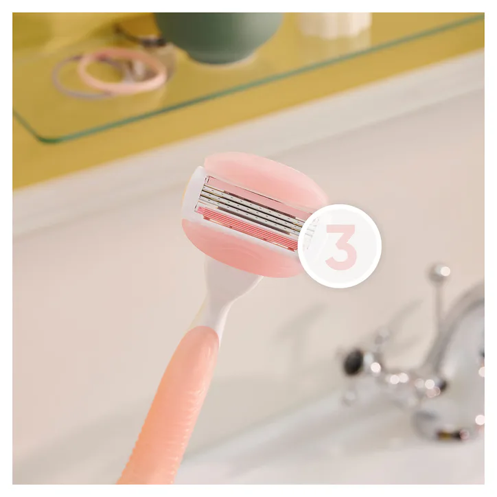 Venus Comfortglide Spa Breeze Razor - 1 Blade detail 3