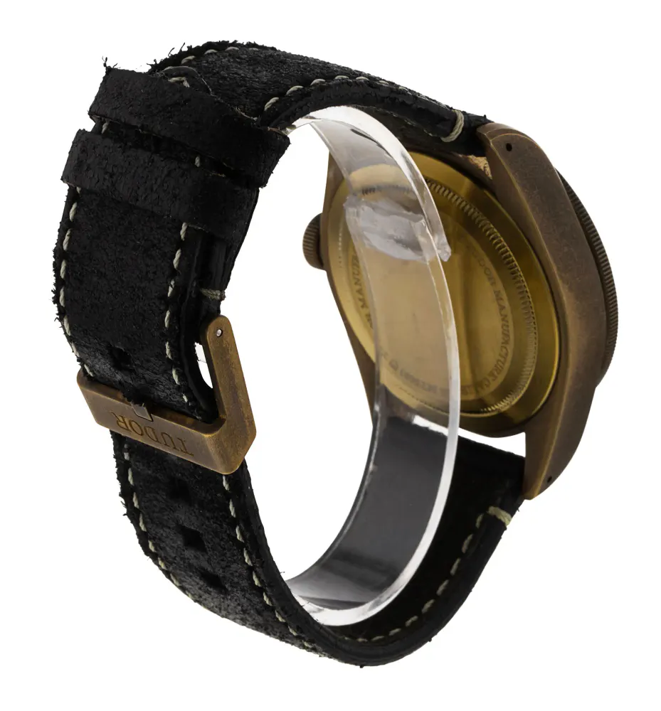 Tudor Black Bay M79250BA-0002 — 2021 — Very good detail 3