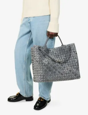 BOTTEGA VENETA Andiamo Large Leather Cross-Body Bag detail 3